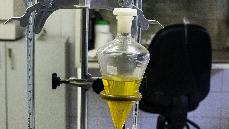 蒸餾酒精泡沫多,起泡如何解決?